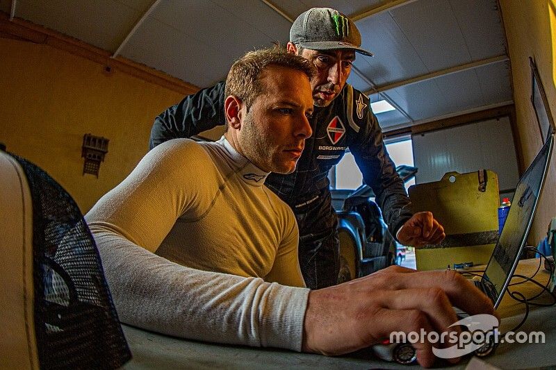 Nani Roma: "Me engañaría si dijera que salgo a ganar el Dakar"