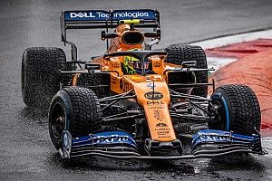 Norris a bokszban ragadt a McLaren technikai problémája miatt