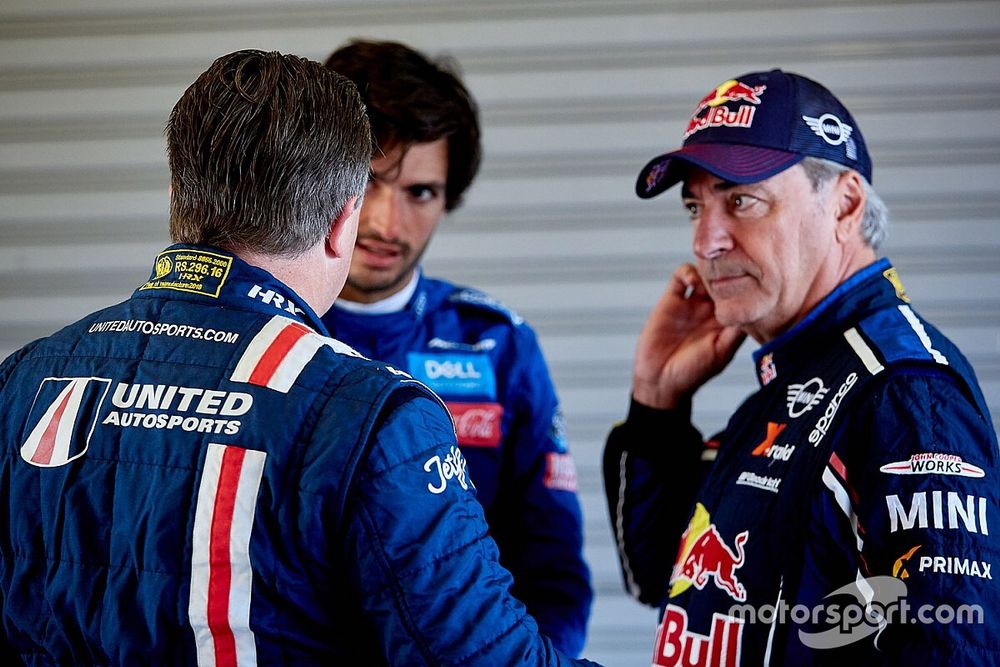 Zak Brown, Carlos Sainz Jr., Carlos Sainz
