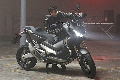 Márquez se saca la licencia de moto y... ¡decepciona al examinador!