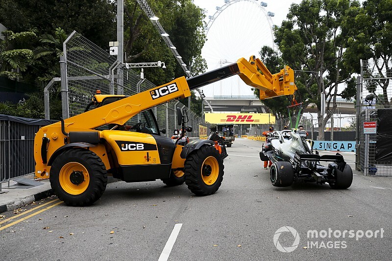 VÍDEOS: Bottas no muro, Ferrari com problemas e Pérez/Magnussen