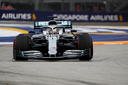 Singapur GP 2. antrenman: Hamilton lider, Verstappen ikinci