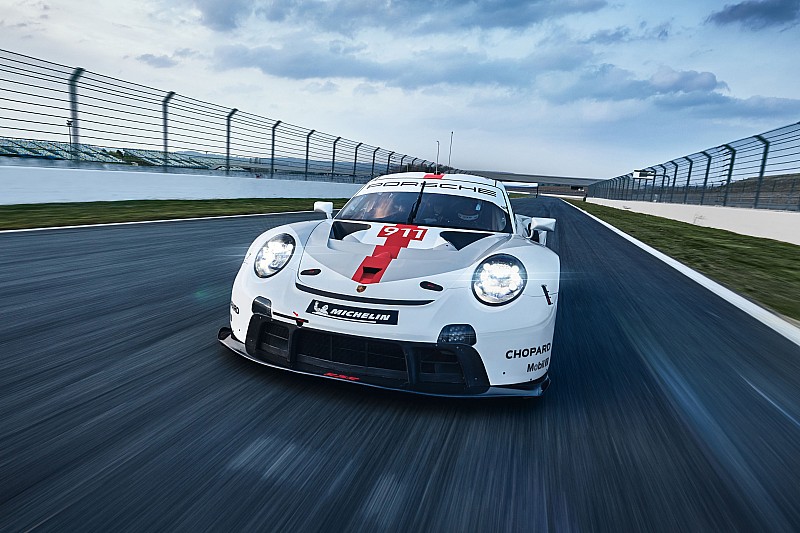 Porsche представила новый автомобиль для гонок на выносливость