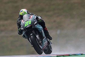 Morbidelli lidera un warm up pasado por agua