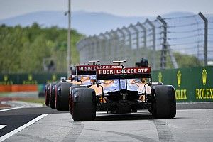 Egy képen az F1-es pilóta nyara: sziget, hajó, naplemente...