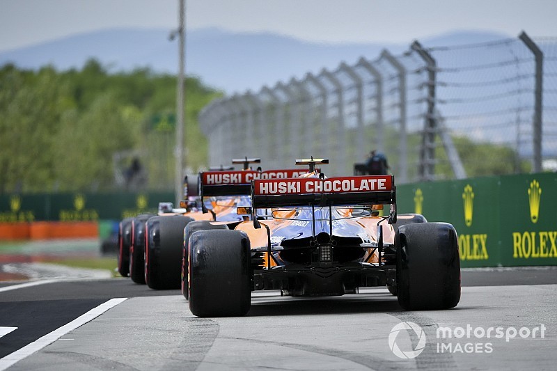 Egy képen az F1-es pilóta nyara: sziget, hajó, naplemente...