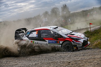 Toyota z nieregulaminowym spojlerem?