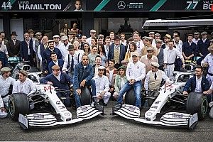GALERÍA: Mercedes y su outfit retro en Alemania