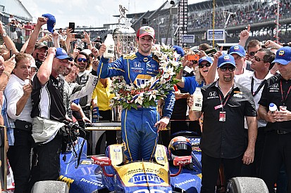 Росси одержал сенсационную победу в сотой Indy 500