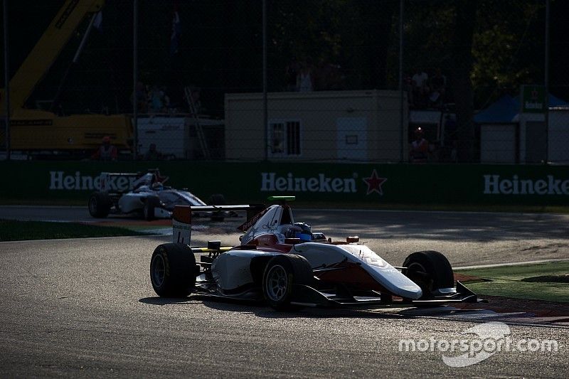 Monza GP3: De Vries scores maiden win, Leclerc collides with teammate