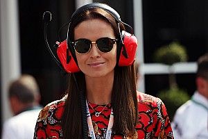 Mulher de Raikkonen debocha de reclamações de Hamilton