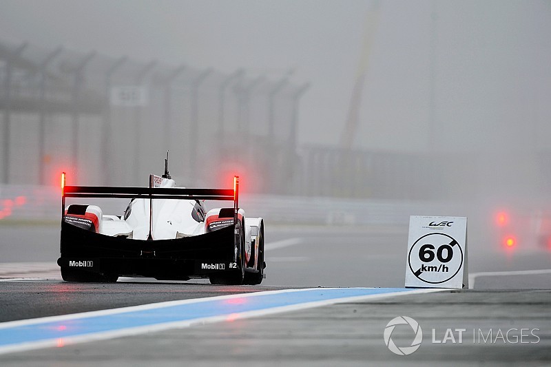 Видео: сильный туман в Фудзи мешает гонке WEC