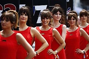 F1's grid girl ban a "decision against women" - Lauda