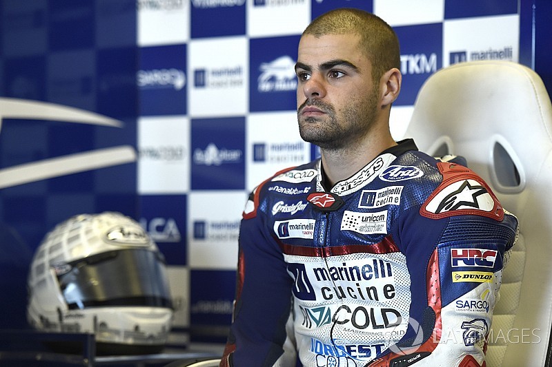 Fenati ongrijpbaar in vochtige derde vrije training Britse GP