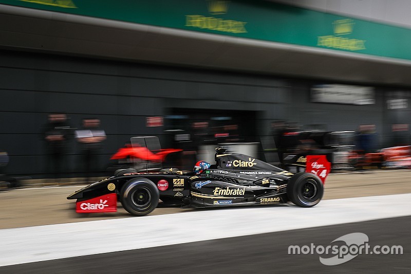 Fittipaldi repite y arrancará primero en las dos mangas de la V8 3.5