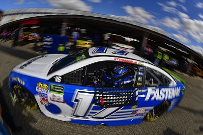 Stenhouse narrowly escapes playoff elimination: "I feel lucky"