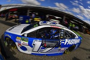 Stenhouse narrowly escapes playoff elimination: "I feel lucky"