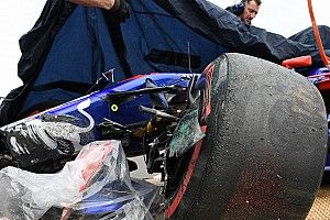 Sainz deluso: sbatte nelle libere e poi pagherà 20 posizioni in griglia