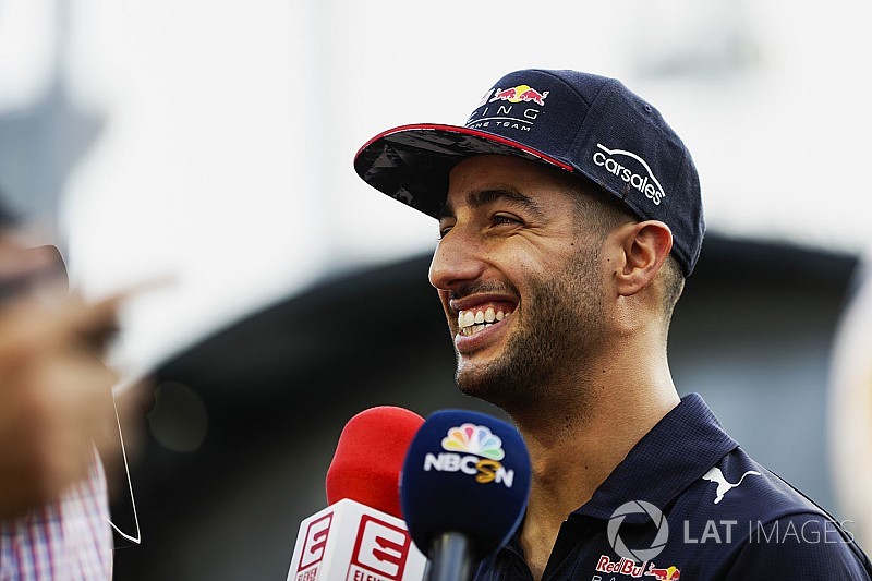 F1シンガポールGP FP1速報:リカルドが最速タイム更新で首位。ベッテル2番手
