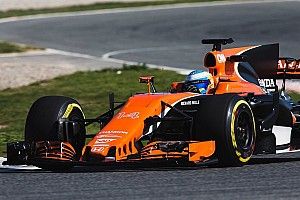 Fotogallery: il filming day della McLaren MCL32 con Alonso