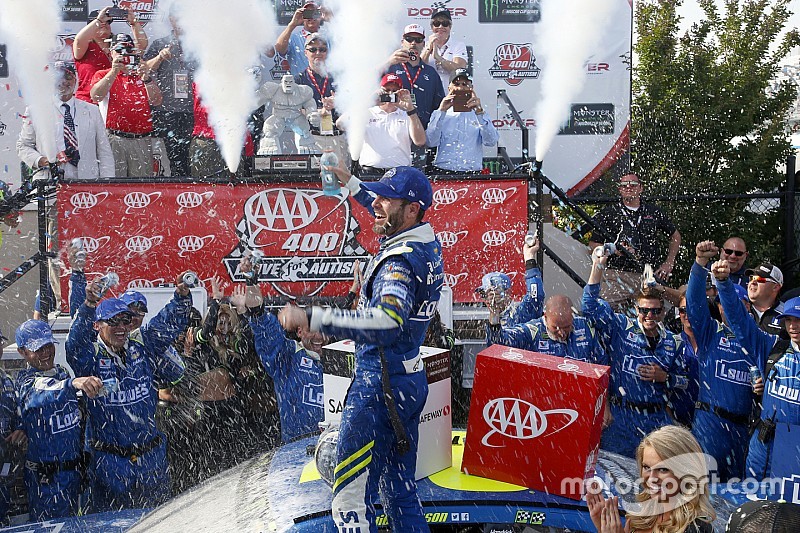 Na prorrogação, Johnson supera Larson e faz história