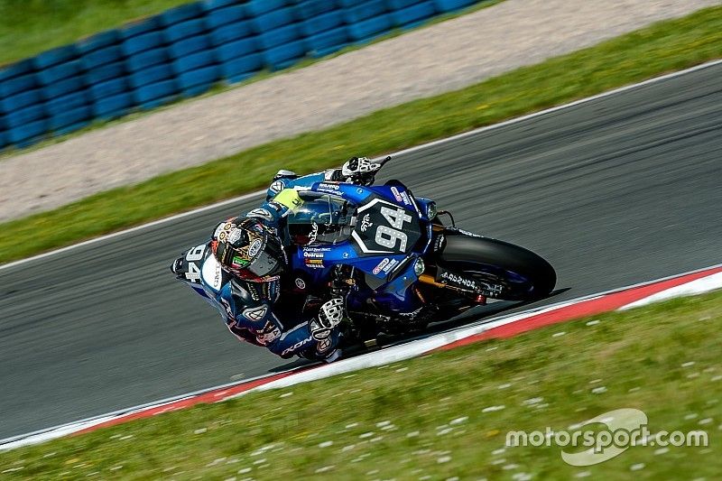 David Checa y el Yamaha GMT94 vencen las 8 Horas de Oschersleben