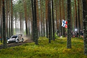 WRC Finlandia: Rovanpera brilla y Tanak tiene problemas
