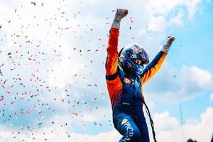 Dixon aprovecha el error de Palou para ganar en Mid Ohio