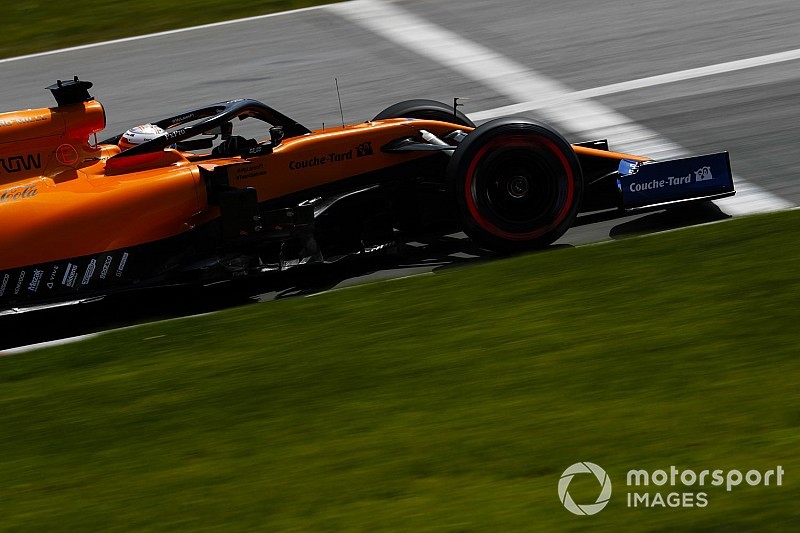 Gridstraf Sainz van drie plaatsen wegens ophouden van Albon