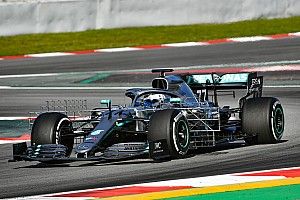Test Barcellona, Giorno 1, ore 12: Bottas con la Mercedes salta davanti alla Ferrari