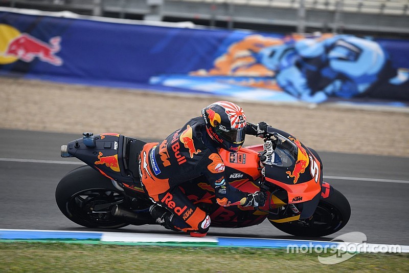 A KTM kitart, nem adja az acélt az alumíniumért