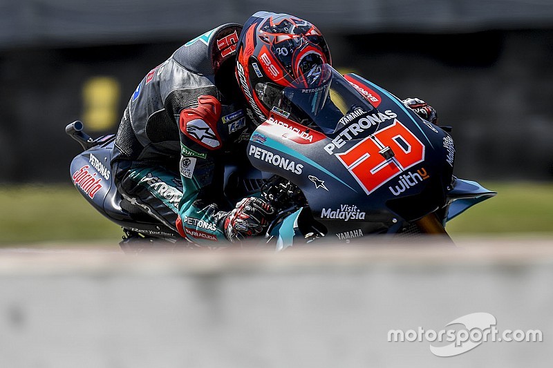 MotoGP, Assen, Libere 4: Quartararo e Vinales volano, Rossi solo 18esimo