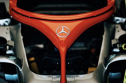 A Mercedes és a McLaren is különleges díszítéssel emlékeznek meg Niki Laudáról