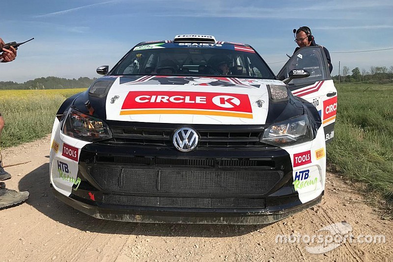 Oliver Solberg vola nella Qualifying Stage del Rally Liepāja