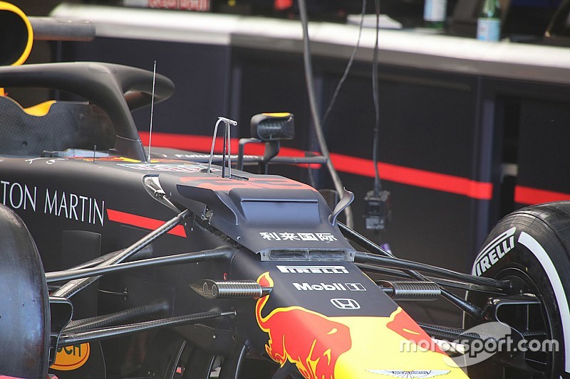 Red Bull, RB15'in ön tarafına Mercedes tarzı küçük kanatçıklar ekledi