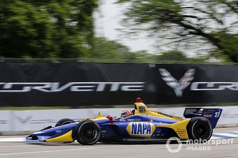 Росси выиграл квалификацию перед первой гонкой IndyCar в Детройте