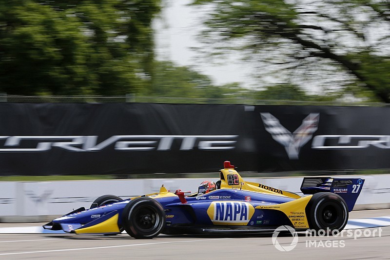 Росси выиграл квалификацию перед первой гонкой IndyCar в Детройте
