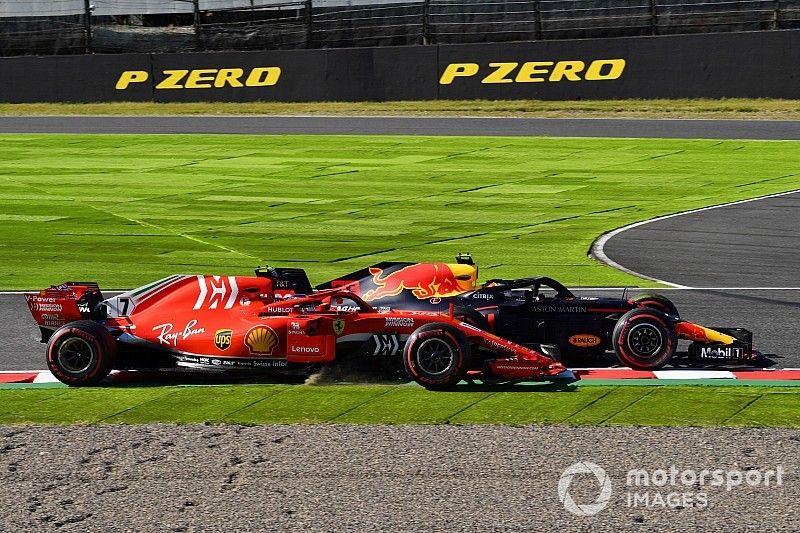 Kimi Raikkonen, Ferrari SF71H en Max Verstappen, Red Bull Racing RB14