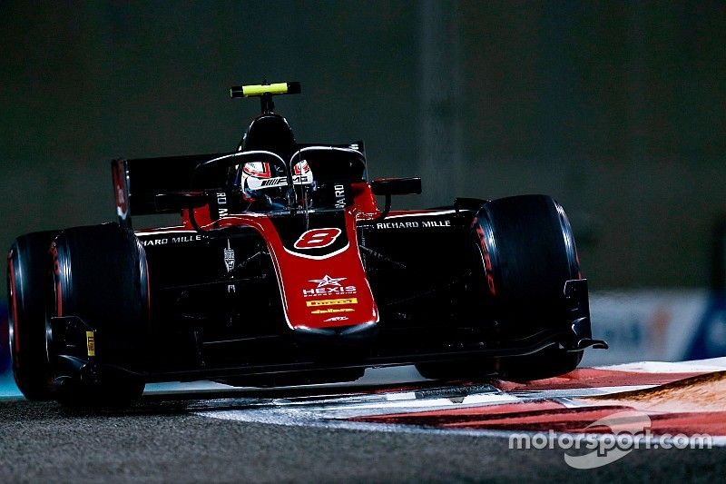 Russell chiude i giochi nella Feature Race di Abu Dhabi conquistando vittoria e titolo