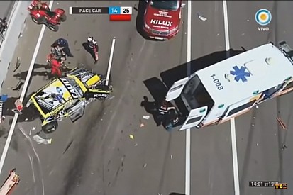 VÍDEO: Forte acidente interrompe final da TC na Argentina