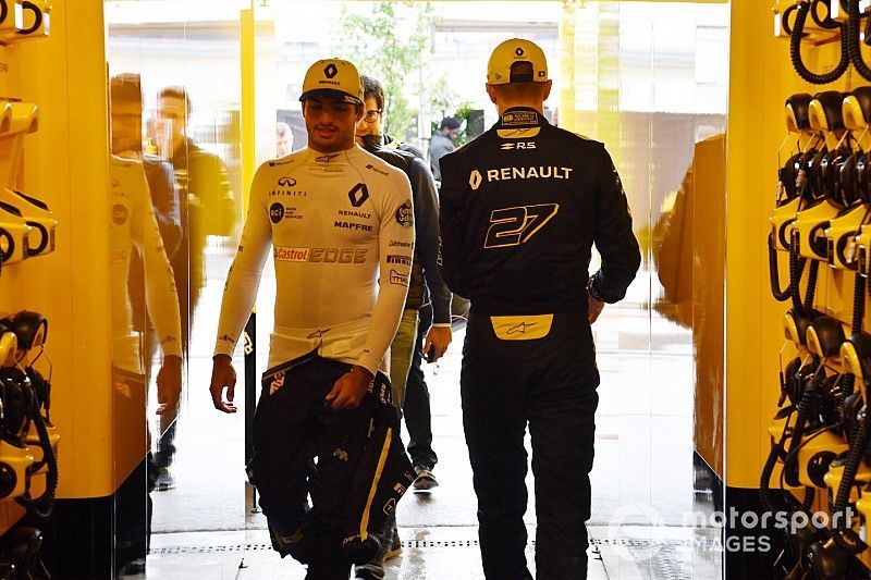 Carlos Sainz Jr, Renault Sport F1 Team and Nico Hulkenberg, Renault Sport F1 Team 