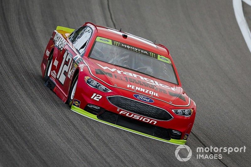 Blaney leads opening Kansas practice, Larson wrecks