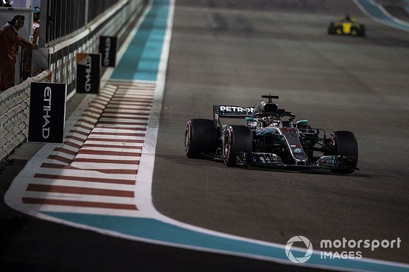 Lewis Hamilton, Mercedes-AMG F1 W09 