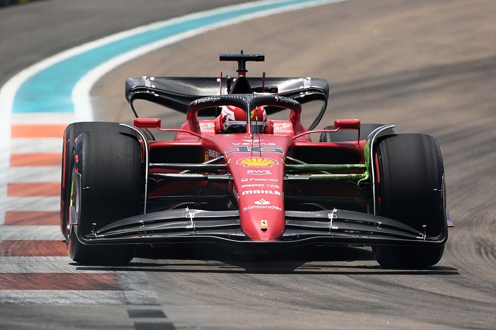 Leclerc scoort pole voor eerste GP van Miami na foutje Verstappen