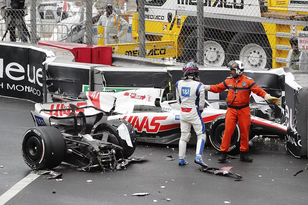 Mick Schumacher, Haas VF-22 crash