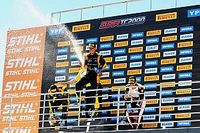 Pernía domina en un 1-2 de Renault en Córdoba