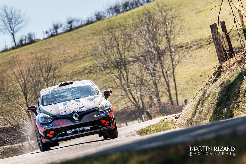 Styve Juif holt den Sieg in der Clio R3T Alps Trophy
