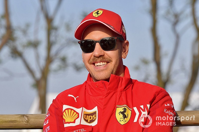 Vettel: Akıllı telefona ihtiyacım yok, onsuz yaşayabilirim