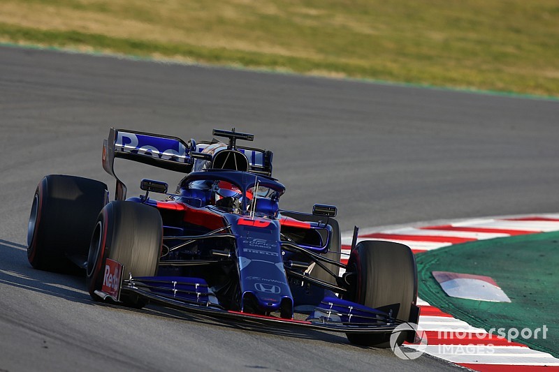 Kvyat supera Raikkonen no fim e termina dia como líder; Fittipaldi é 8º