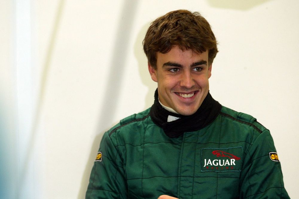 Unbranded Aston Martin brought back memories of 2002 Jaguar F1 test